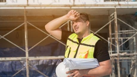 L’été sera chaud : en cas de canicule, voici ce que la loi prévoit pour les salariés les plus exposés