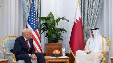 El plan de Trump de aceptar un avión de lujo como regalo de Qatar enfurece al trumpismo ultra