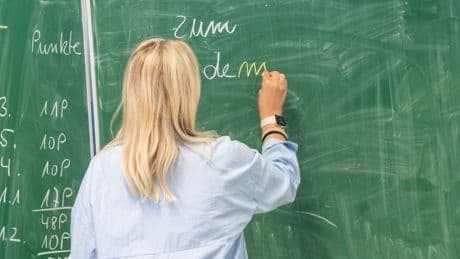 Düsseldorf: Lehrerin 16 Jahre lang krankgeschrieben – Bezirk ermittelt