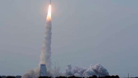 Weltraum-Rivalität: Konkurrenz für Musk: Erste Amazon-Satelliten im All