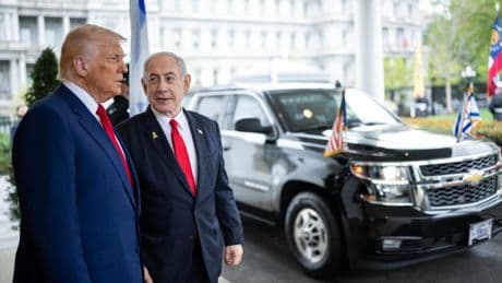 Trump exige a la justicia israelí que "suelte" a Netanyahu: "Es una cacería de brujas política. Tiene una tarea que hacer"