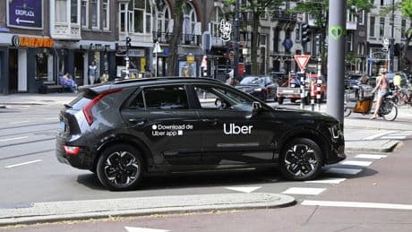 Taxi-app Uber verrast met meer omzet en koopt voor miljarden eigen aandelen in om aandeelhouder te belonen