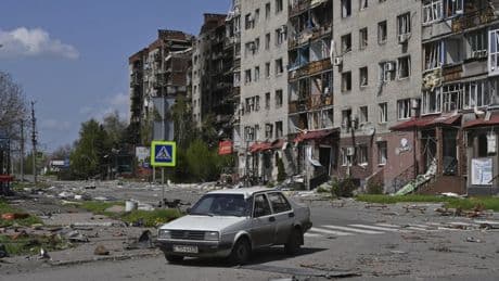 Ukraine-Liveblog: Selenskyj: Abermals schwere Kämpfe entlang der Front in der Ostukraine