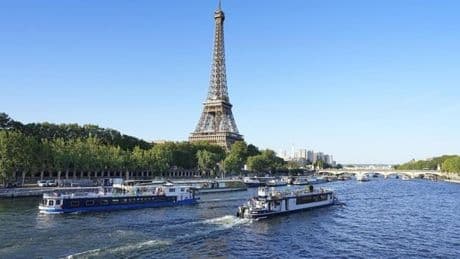 Berliner Abgeordnete beschweren sich über Hotel in Paris