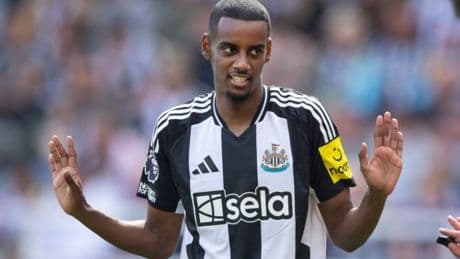 Newcastle make Alexander Isak decision after opening talks for Man Utd target