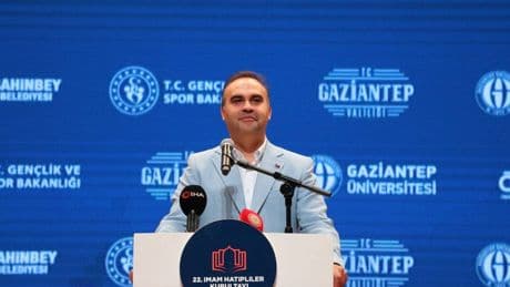 Bakan Kacır: Ay'a uzay aracı göndereceğiz