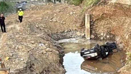 Zonguldak'ta feci kaza! Dereye uçan araçta baba ile oğlu öldü