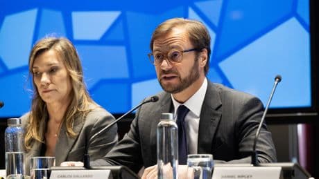 Almirall invertirá hasta 80 millones en potenciar su cartera con cuatro nuevos fármacos