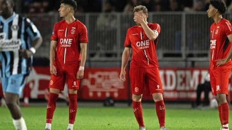 Almere City op randje van de afgrond na nederlaag tegen Sparta Rotterdam