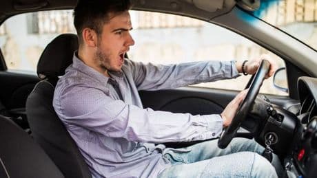 ¿Conduces como deberías? Estas son algunas cosas que tienes que revisar