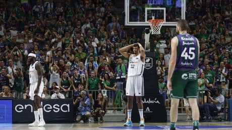 El Unicaja fuerza el cuarto partido ante un bravo Real Madrid (86-84)