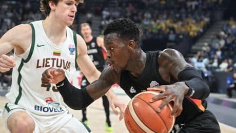 Schroder recibe gritos racistas: "Lo había visto con Vinicius Jr., pero para mí es la primera vez y es muy triste"