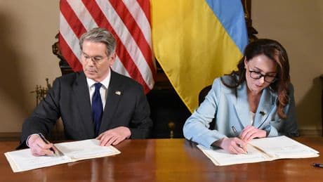 Guerre en Ukraine : un accord minier entre Washington et Kiev qui passe mal à Moscou