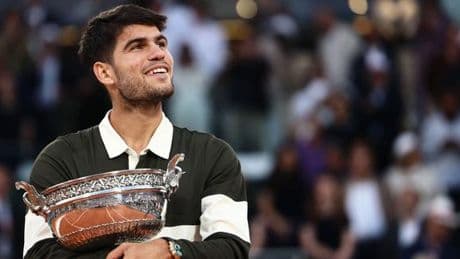 Carlos Alcaraz, sacré à Roland-Garros après une finale épique, marche dans les pas de Rafael Nadal