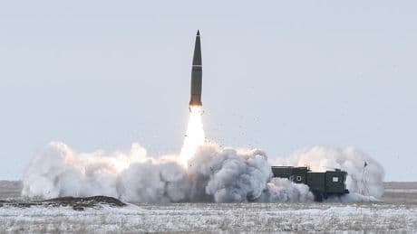 Así son los misiles Iskander-M con los que Rusia ha atacado Kiev: un alcance de 500 km y pueden llevar cabezas nucleares