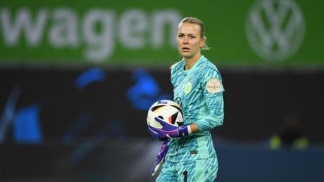 Abstieg der Nationalspielerin: Torhüterin Frohms in Wolfsburg "im Dunkeln gelassen"