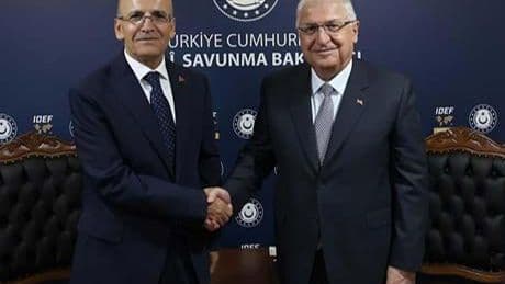 Bakan Güler ve Bakan Şimşek İDEF'tev bir araya geldi