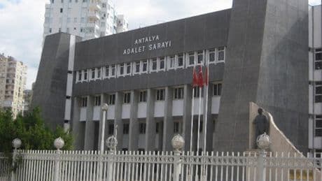 Muhittin Böcek'in gelini ile 3 şüpheli adliyede