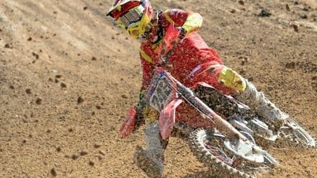 Filippo Morello, morto a 20 anni durante una gara di motocross: è caduto ed è stato travolto dagli altri piloti