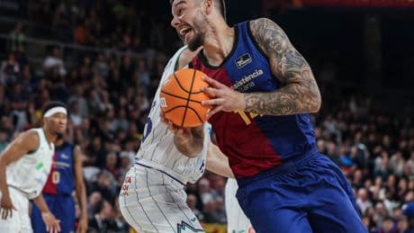 El Barcelona resquebraja al Mónaco y sigue de pie en Europa