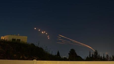 Irán lanza un ataque contra Israel con decenas de drones y misiles