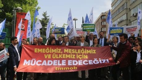 TMMOB mesleklerinin işleviz hale getirilmesine karşı yürüdü: 'Mesleğimiz diplomalı işsizliğin sembolü haline geldi'