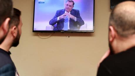 Serbes de Bosnie : « Les gens en ont assez de Milorad Dodik, mais ils ont peur »