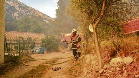 Incendie dans l’Aude : face au mégafeu, les Corbières solidaires