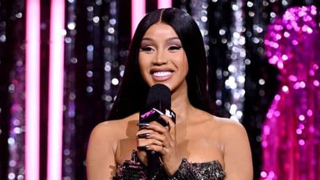 "Je n'ai pas touché cette femme": la rappeuse Cardi B acquittée à son procès pour agression