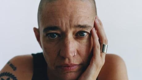Rebeka Warrior, une incursion percutante en littérature