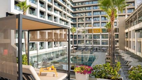 Banca March y Meliá compran dos hoteles en Mallorca y Tenerife por 140 millones