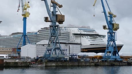 Größtes Kreuzfahrtschiff Deutschlands - Hunderte wollen Disney Adventure sehen