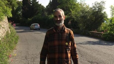 Sparito Leonardo, l’uomo che da una ventina di anni vive nel bosco: tam tam per accertarsi che stia bene