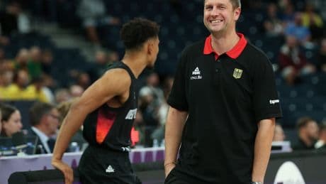 «Super gemacht»: Aushilfstrainer lässt Basketballer jubeln