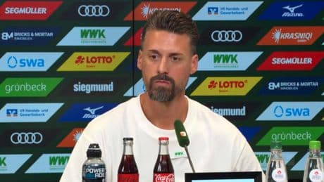 Reaktion auf Foul an Fellhauer: FC Augsburg-Trainer Wagner übt scharfe Kritik an Bayern-Bank