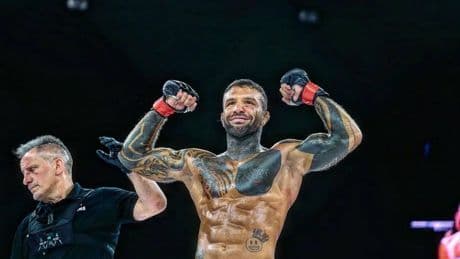 Franco Tenaglia, luchador de Bare Knuckle: "Utilizo la parte central de la cabeza para recibir los golpes en mis combates"
