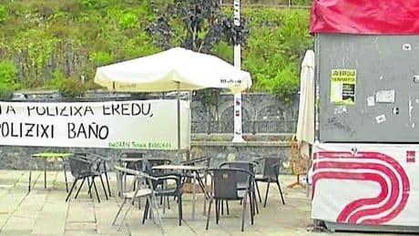 EH Bildu culpa a GKS de la expulsión de un policía de las txosnas de Ondarroa