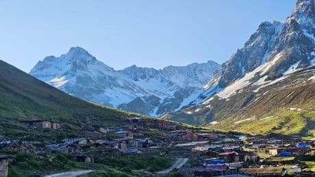 Rize, yaza meydan okuyor: Bazı yaylaların yüksek kesimlerine kar yağdı
