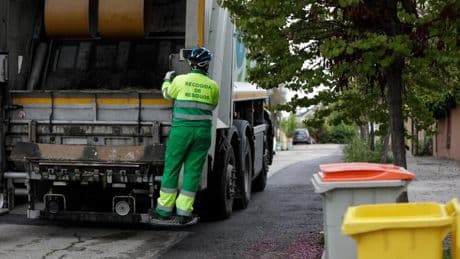 La basura de 1.429.618 madrileños no se recogerá este martes: consejos y claves de la huelga que preocupa a Almeida