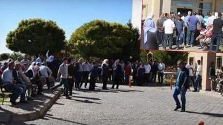 Şanlıurfa'da polis merkezi önünde taşlı ve sopalı kavga: 5 yaralı, 12 gözaltı