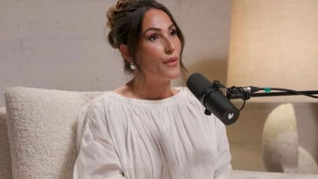 Malú celebra en la playa su primer año de amor con Ángel Fernández