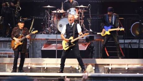 L’ultimo ruggito del Boss vibra di rock e nostalgia