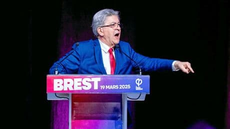 « Bloquons tout » : le quitte ou double de Mélenchon