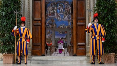 Succession du pape François : les cardinaux à nouveau réunis dans la chapelle Sixtine pour le deuxième jour du conclave