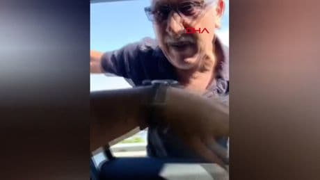 İstanbul trafiğinde yol verme kavgaları! O anlar kamerada