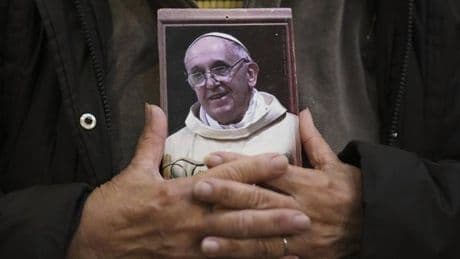 Bizarre Serie: Stirbt ein Papst, steigt dieser Klub auf