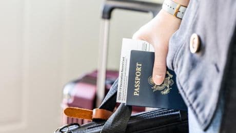 Guarda tus documentos bien y pónselo a los carteristas imposible con estos accesorios