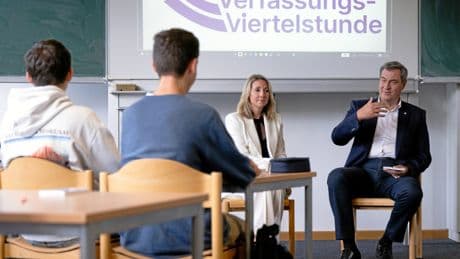 Politische Bildung | 15 Minuten für das Grundgesetz als Exportschlager
