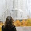 Zwaarbewolkt met buien, zon keert pas maandag terug