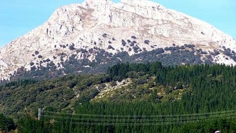 El aparatoso rescate de un montañero en Guipúzcoa: un bombero se lesiona y también es evacuado
